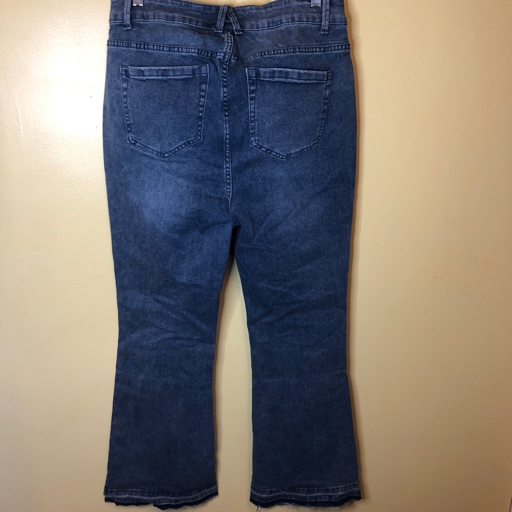 BloomChic light wash, boot cut, raw hem. Size 12 with tag - Picture 3 of 11